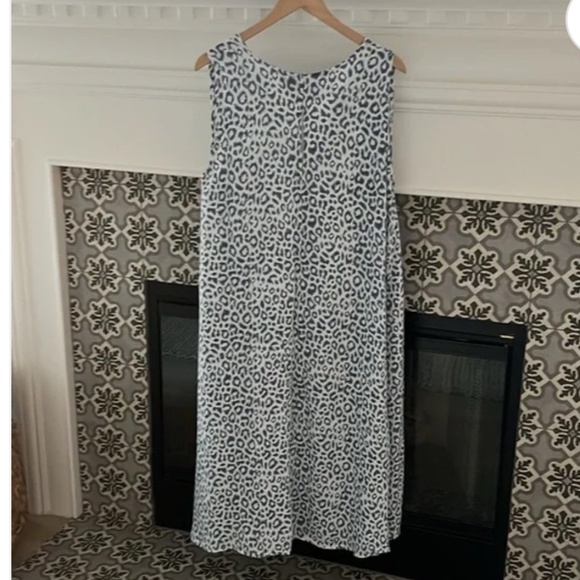 Emerson Fry India Collection SLEEVELESS CAFTAN - CHARCOAL LEOPARD
Size M/L - Picture 5 of 11